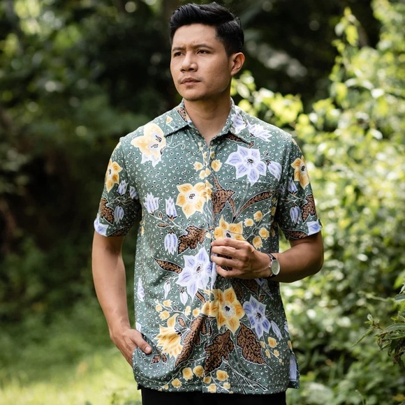 Luxury Performance Batik Shirts for Mens - Picture 2 of 8